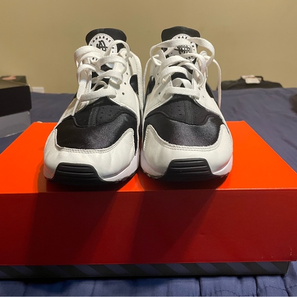 Air Huarache main image 5